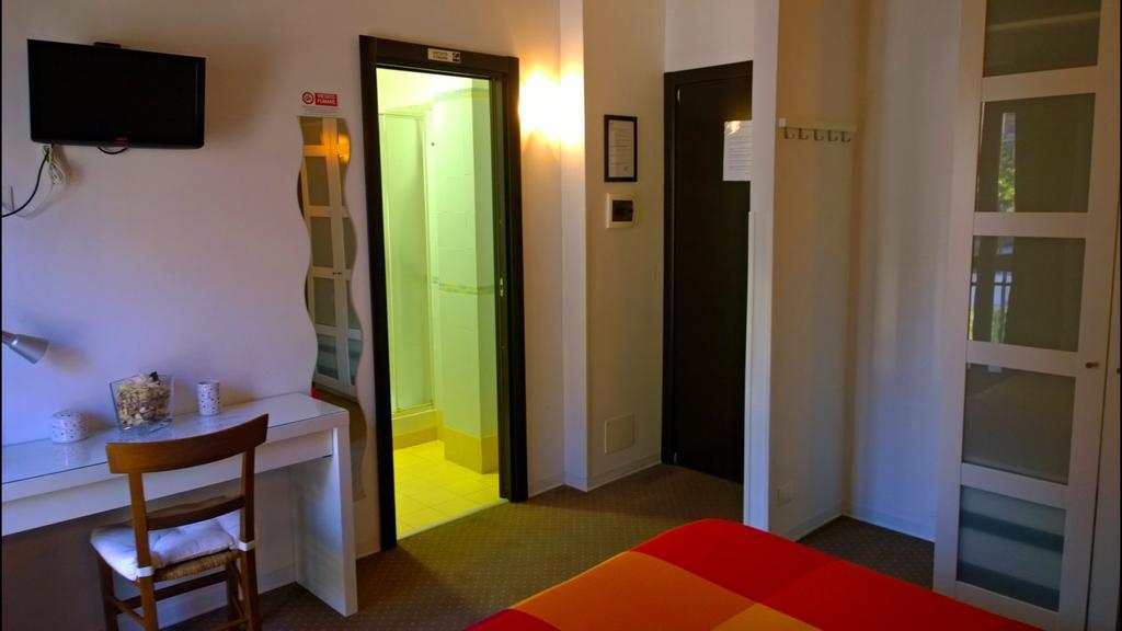 Almi Bed & Breakfast 3*